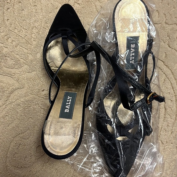 Gorgeous satin black shoes by Bally! So elegant! Size 7, very good comdition, - Picture 1 of 7